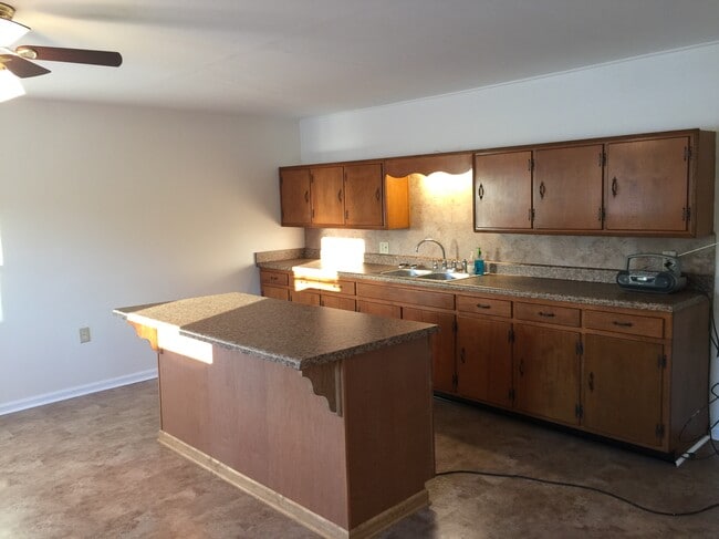 Building Photo - 3857 Bradshaw Rd