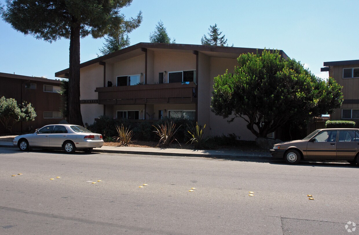 Primary Photo - 605 Tuttle Ave