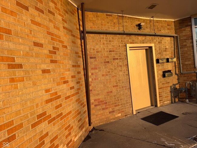 Foto del edificio - 3015 S Holt Rd