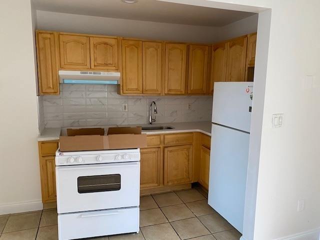 Kitchen - 17205 Highland Ave