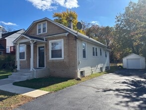 Building Photo - 41 Poplar Rd