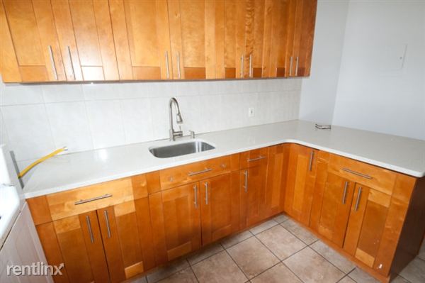 Building Photo - 4012 Greenpoint Ave