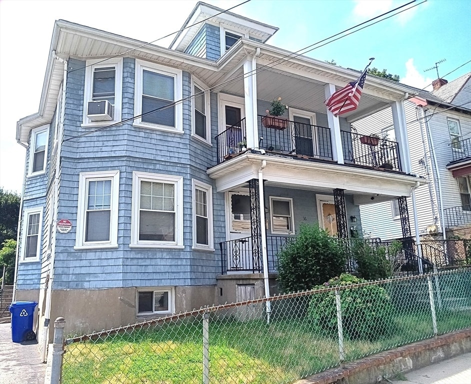 Primary Photo - 33 Bigelow St