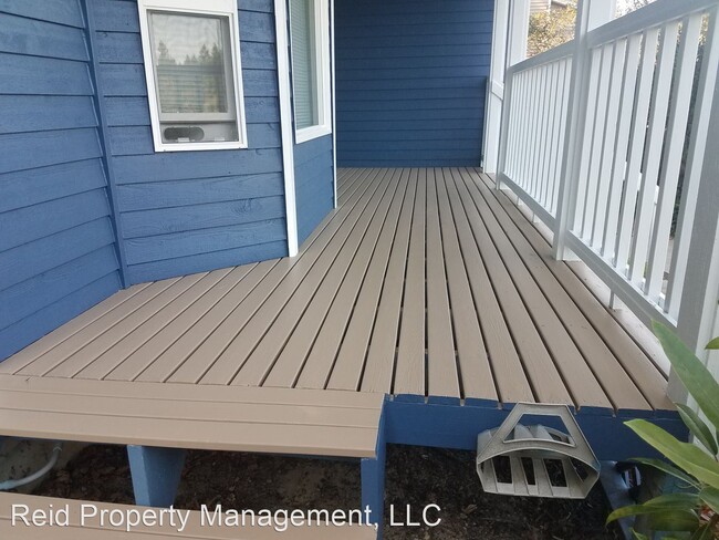 Building Photo - 3 br, 2.5 bath House - 13448 Eldridge Plac...
