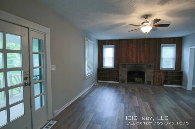 Foto del edificio - 1640 E Troy Avenue