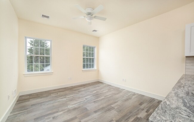 Building Photo - 5669 Berkshire Valley Rd