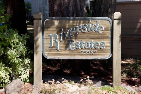 Letreros - Riverside Estates Mobile Home Park