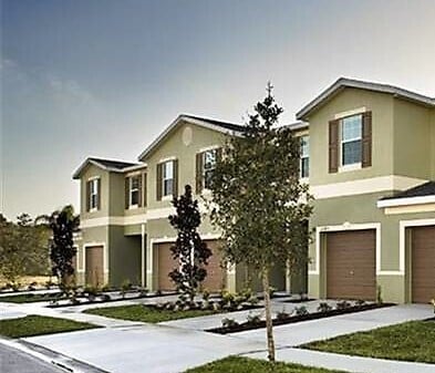 Primary Photo - Amazing 4 Bedroom + Office/Bonus Room, 2 1...