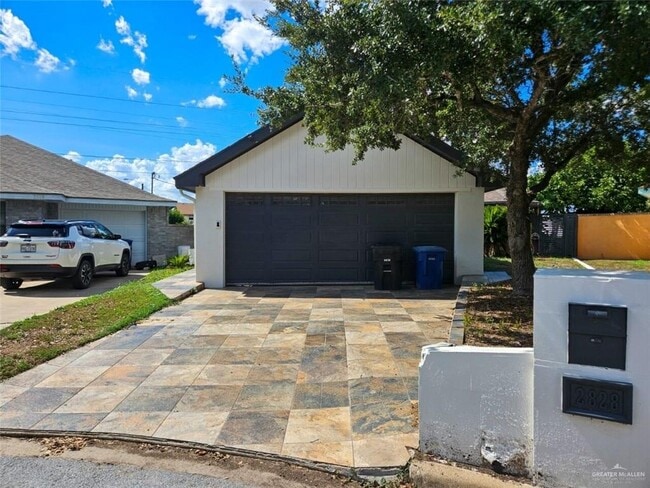 Building Photo - 2828 Highland Ave