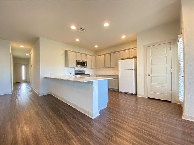 Building Photo - 5121 Vanner Path