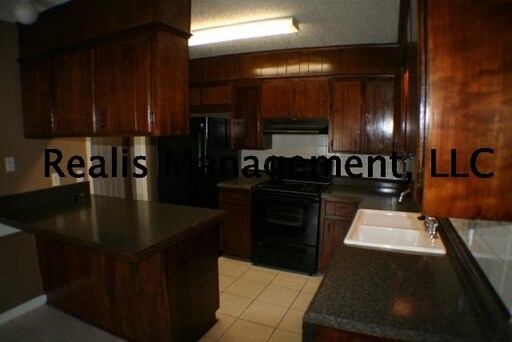 Building Photo - 639 Earthside Cir