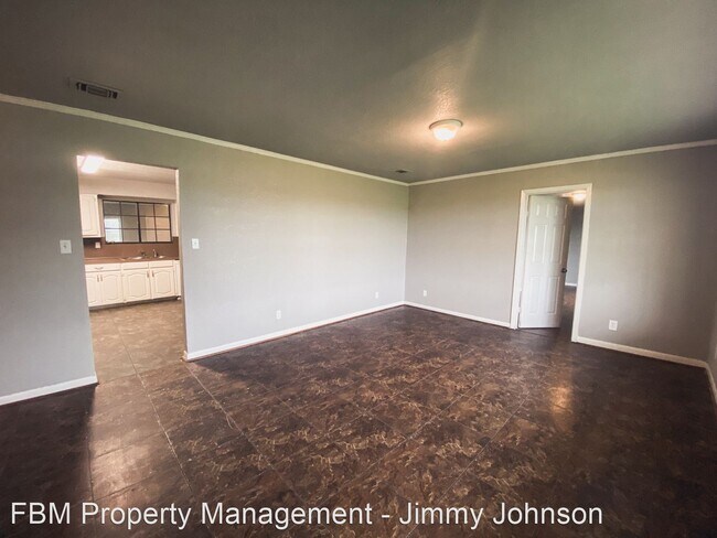 Building Photo - 4 br, 2.5 bath House - 601 E Main Street