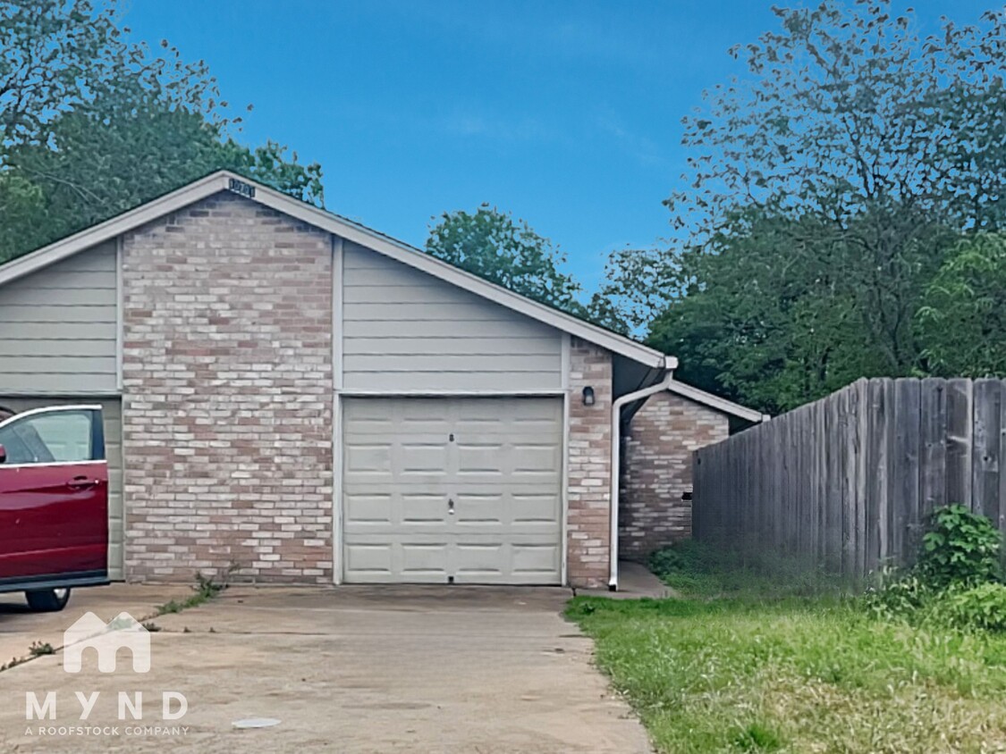 Foto principal - 10701 Daryl Cove