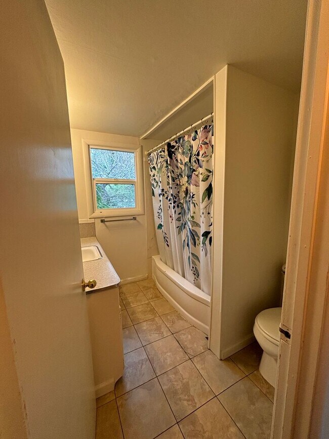Foto del edificio - Beautiful 3 Bedroom home in the heart of Ashland
