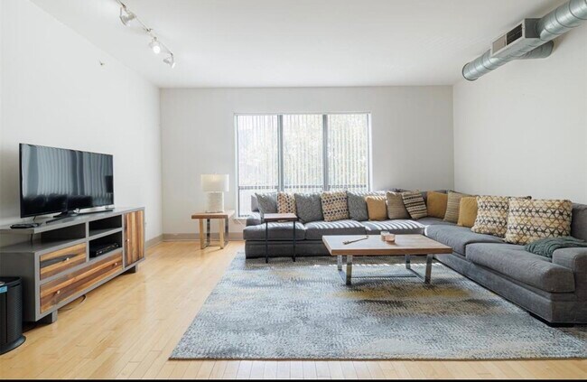 Foto del edificio - 1901 Post Oak Blvd