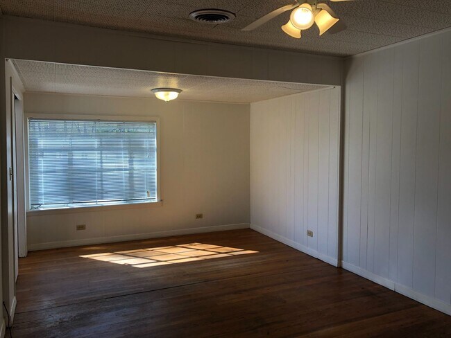 Foto del edificio - Spacious 3/2 house on 75N