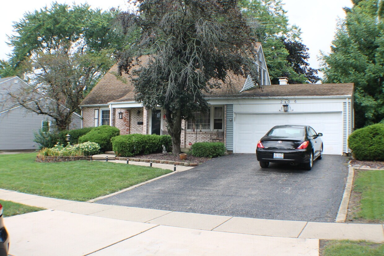206 Wilmslow Ln, Schaumburg, IL 60194 House Rental in Schaumburg, IL