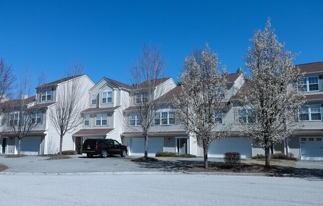 Building Photo - Available for the 2026-2027 lease term.