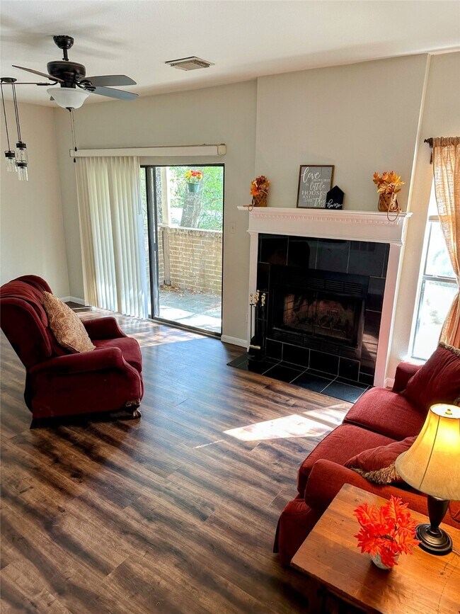 Building Photo - 3500 Tangle Brush Dr