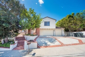 Building Photo - 2274 N Rockridge Pl