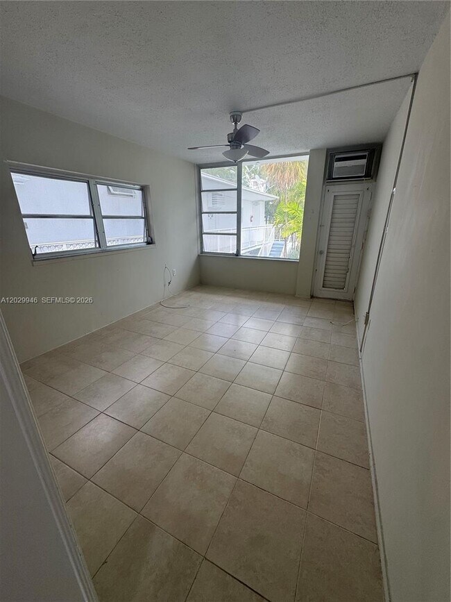 Foto del edificio - 10281 E Bay Harbor Dr