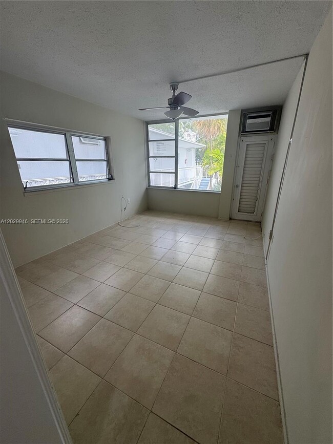 Building Photo - 10281 E Bay Harbor Dr