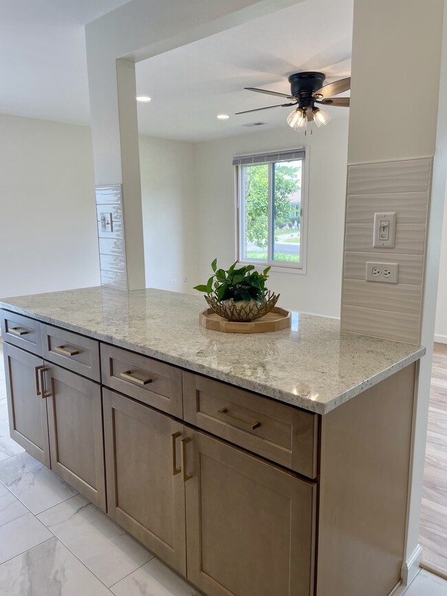 Kitchen (1st Floor) - 16180 Apple Ln