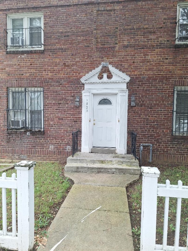 Primary Photo - 1723 Capitol Ave NE