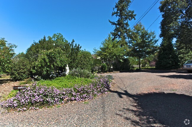 Building Photo - 6490 Lone Pine Rd