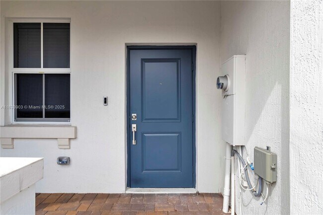 Foto del edificio - 12917 NW 23rd Pl