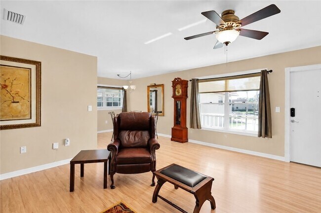 Foto del edificio - 107 Spring Lake Ct