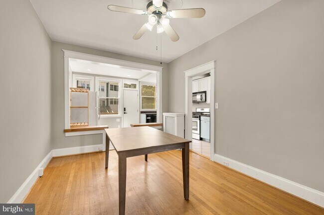 Foto del edificio - 2408 37th St NW