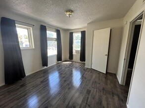 Building Photo - 560 S 600 E