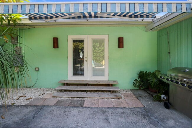 Building Photo - 1582 Bayshore Blvd