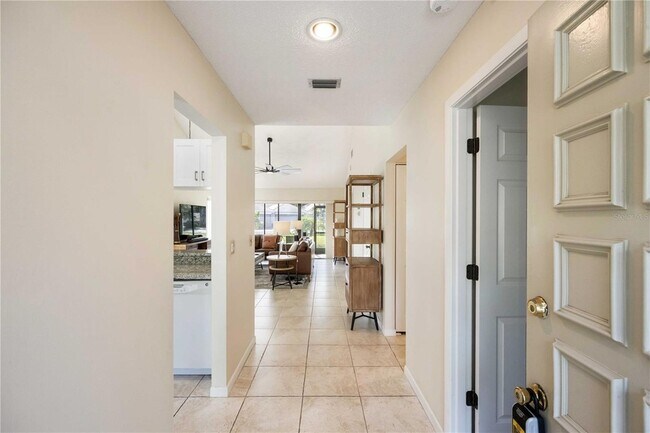 Foto del edificio - 5370 Myrtle Wood