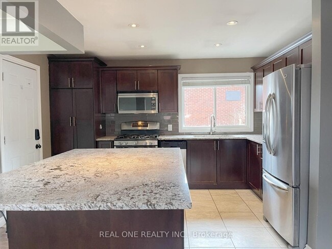 Building Photo - 138 Welbourn Dr