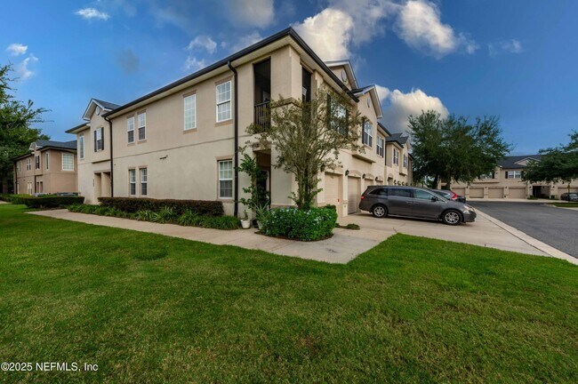 Foto del edificio - 12301 Kernan Forest Blvd