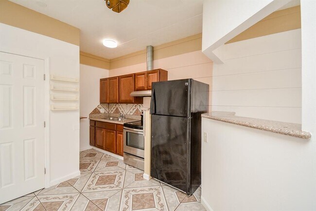 Building Photo - 5431 Tiffany Dr