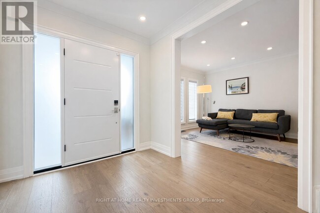 Building Photo - 148 Avdell Ave