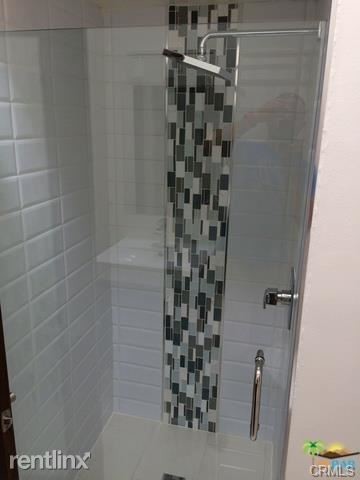 Foto del edificio - 3 br, 2 bath House - 206 N Burton Way