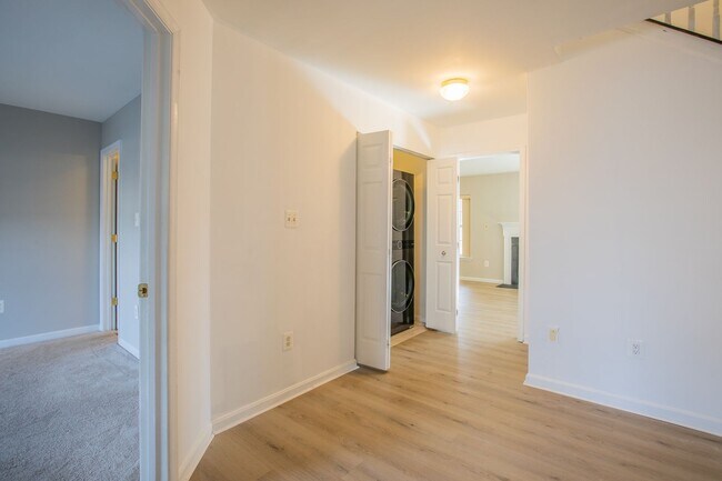 Foto del edificio - Amazing 4 BR/3.5 BR Townhome in Gambrills!