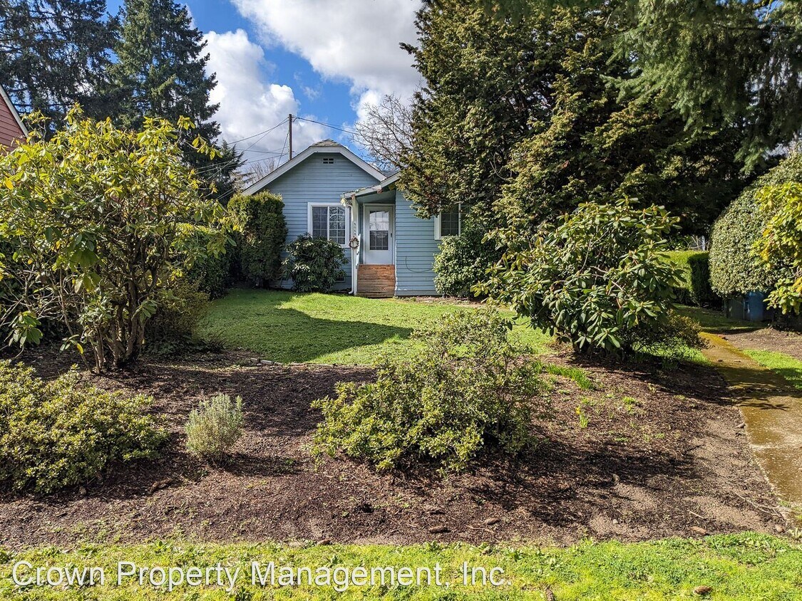 Foto principal - 2 br, 1 bath House - 2065 Cottage St SE