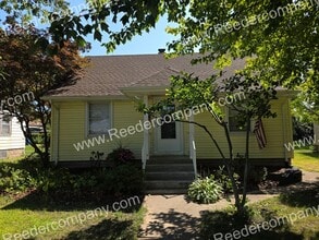 Building Photo - 135 N Harvey St