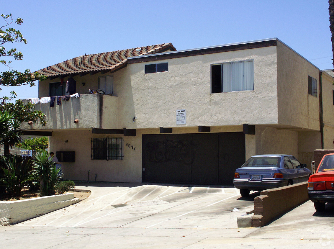 Building Photo - Villa Calabria