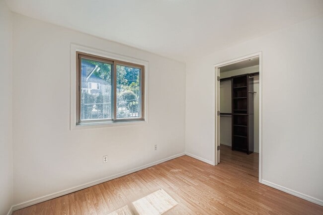 Building Photo - 10454 8th Ave S