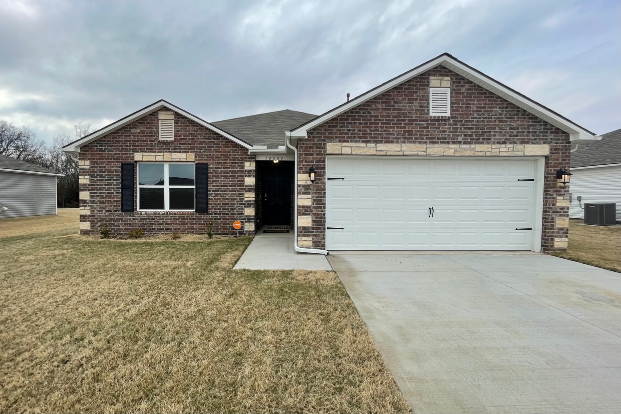 10804 N 100th East Ave, Owasso, OK 74055 House for Rent in Owasso, OK