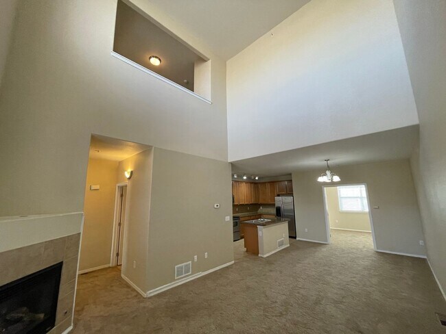 Foto del edificio - Quiet, Open and Private, Surounded by Nature! Attached 2 CAR Garage!