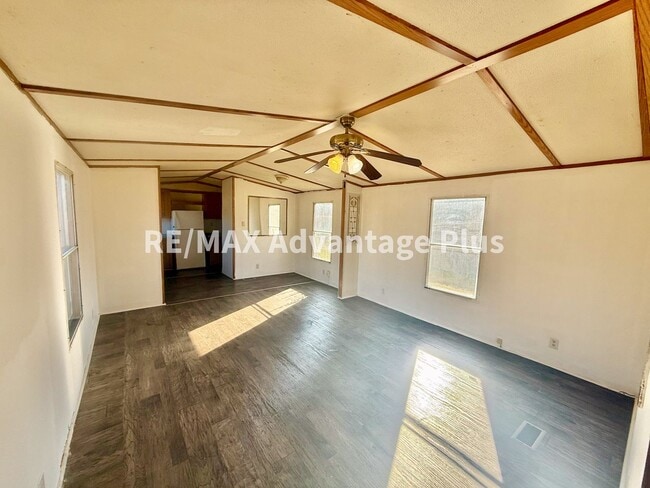 Building Photo - Affordable 3-Bedroom in a beautiful country setting