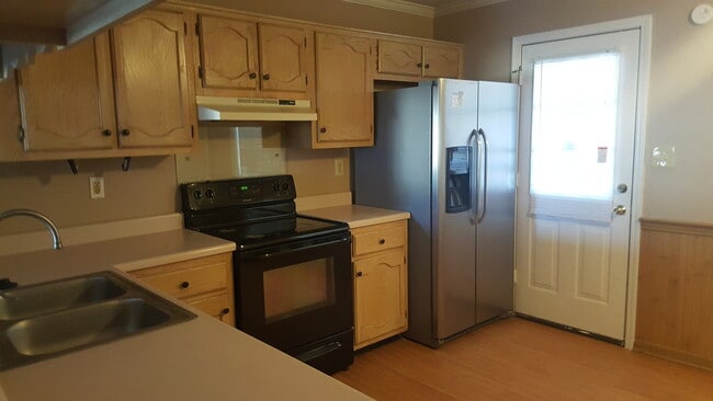 Foto del edificio - 9299 Charly Hill Ln