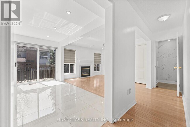 Photo du bâtiment - 5554 Churchill Meadows Blvd